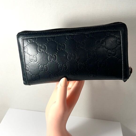 Authentic GUCCI Zippy Sima Leather Wallet - Picture 2 of 8